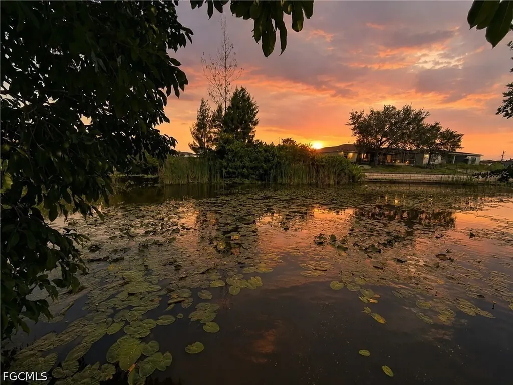 1224 NE 1st Place Cape Coral FL 33909