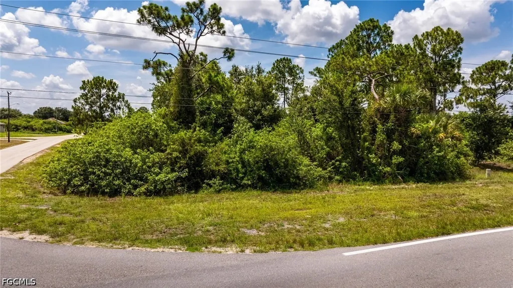 560/562 Alabama Road S Lehigh Acres FL 33974