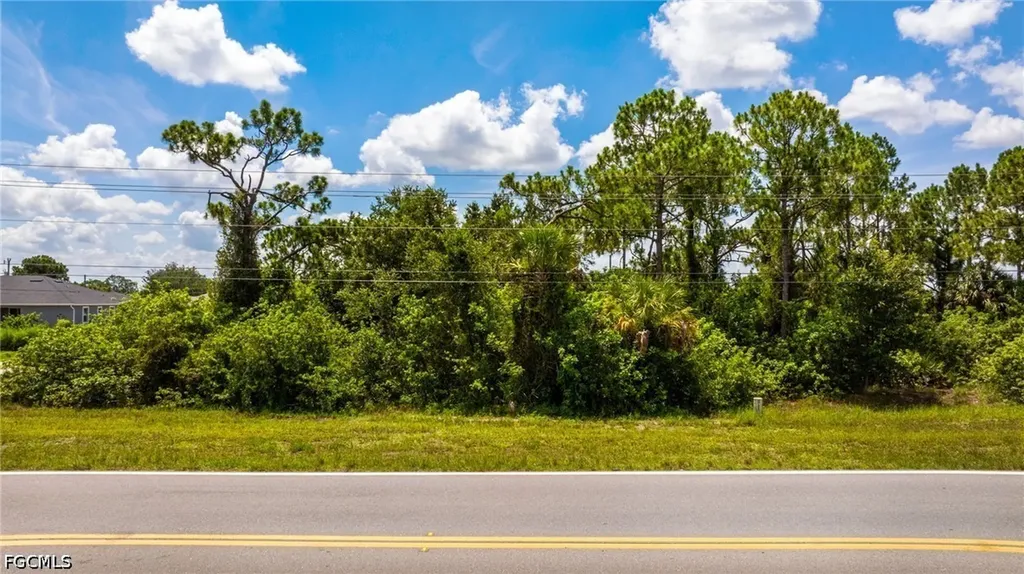 560/562 Alabama Road S Lehigh Acres FL 33974