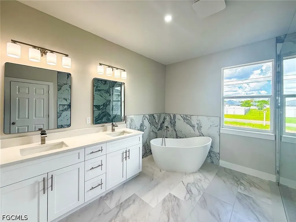 3433 NE 14th Place Cape Coral FL 33909