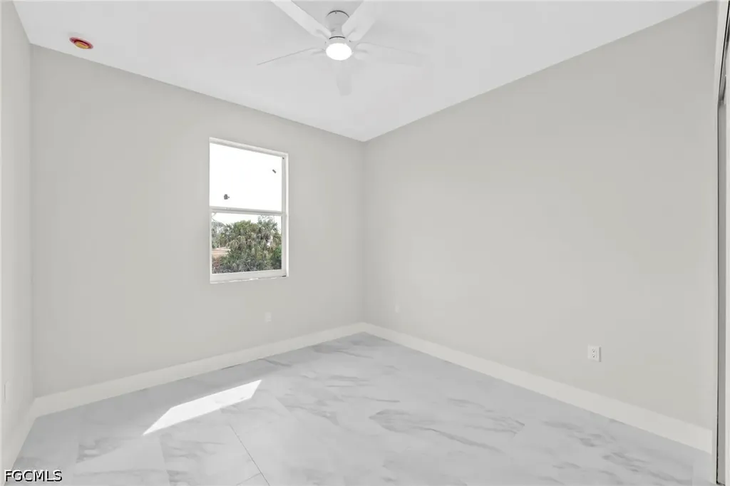 3433 NE 14th Place Cape Coral FL 33909