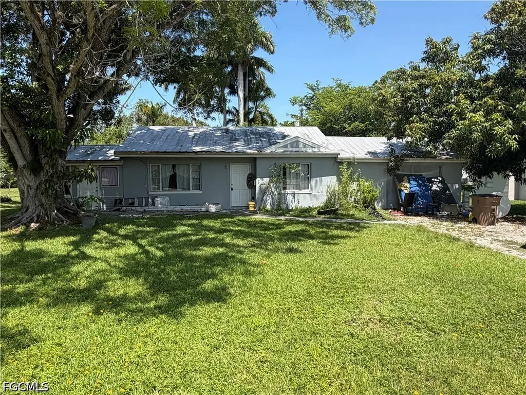 Fort Myers FL, 324 New York Drive