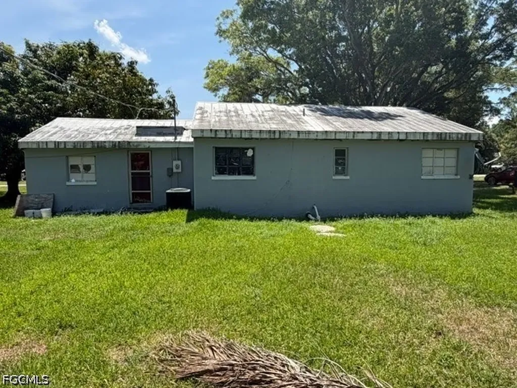 324 New York Drive Fort Myers FL 33905
