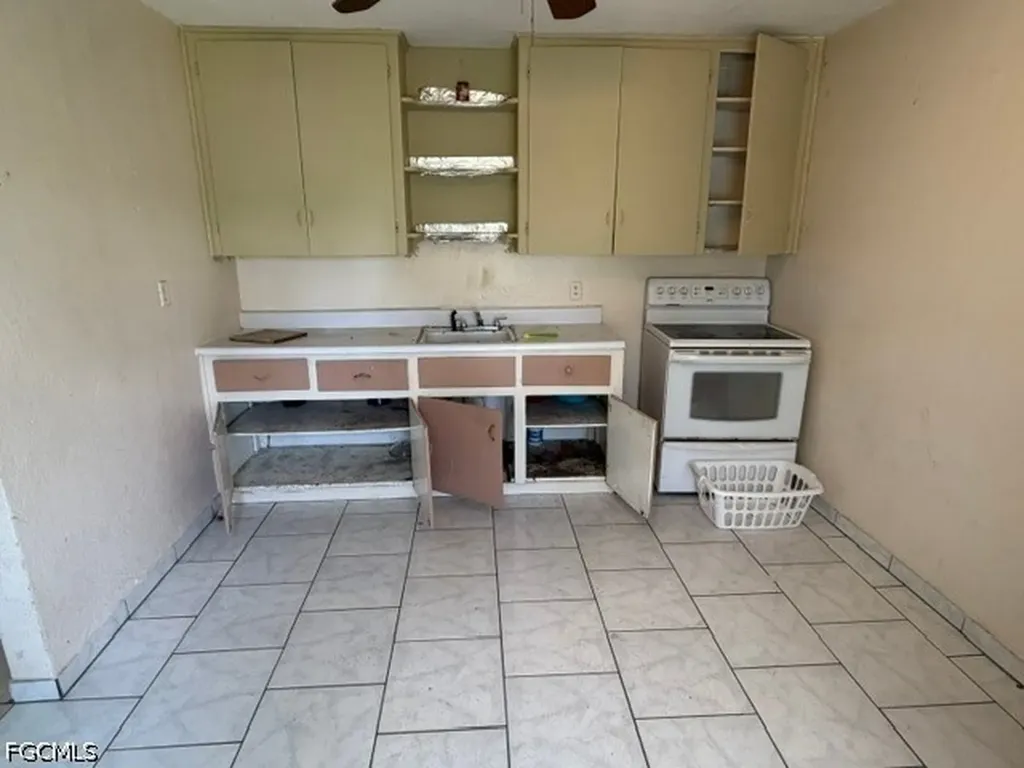 324 New York Drive Fort Myers FL 33905