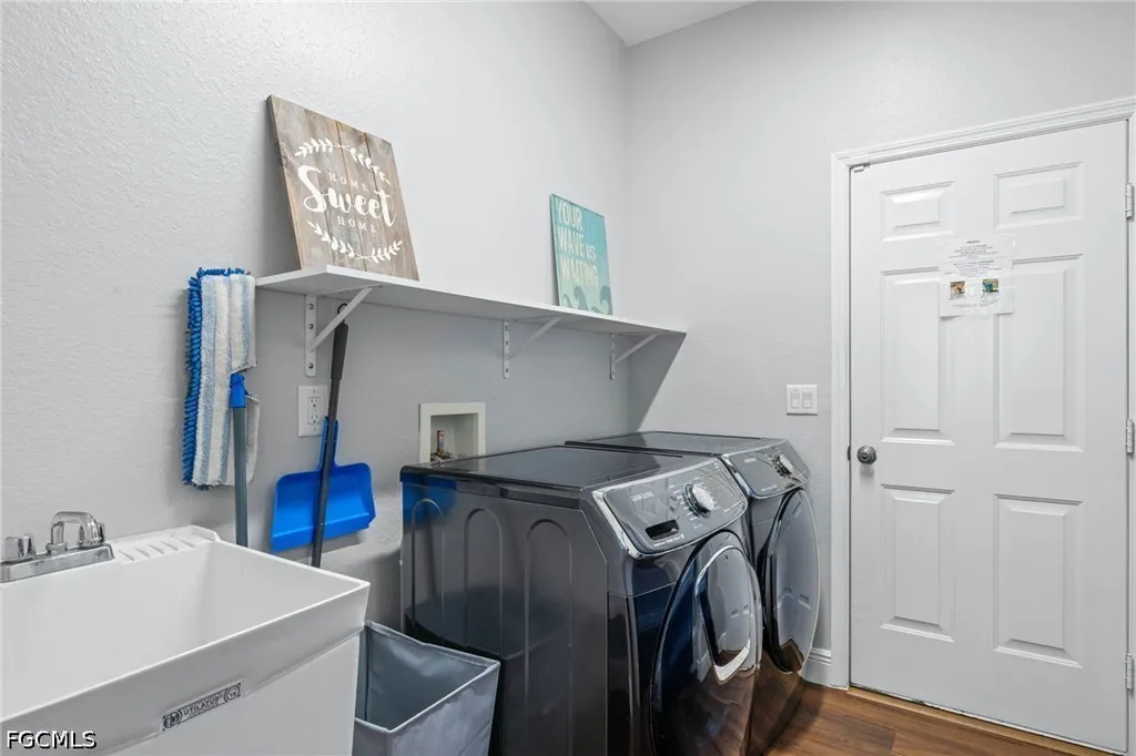 1049 NW 38th Place Cape Coral FL 33993