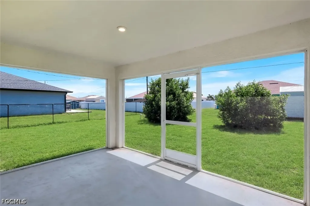 1317 NE 9th Avenue Cape Coral FL 33909