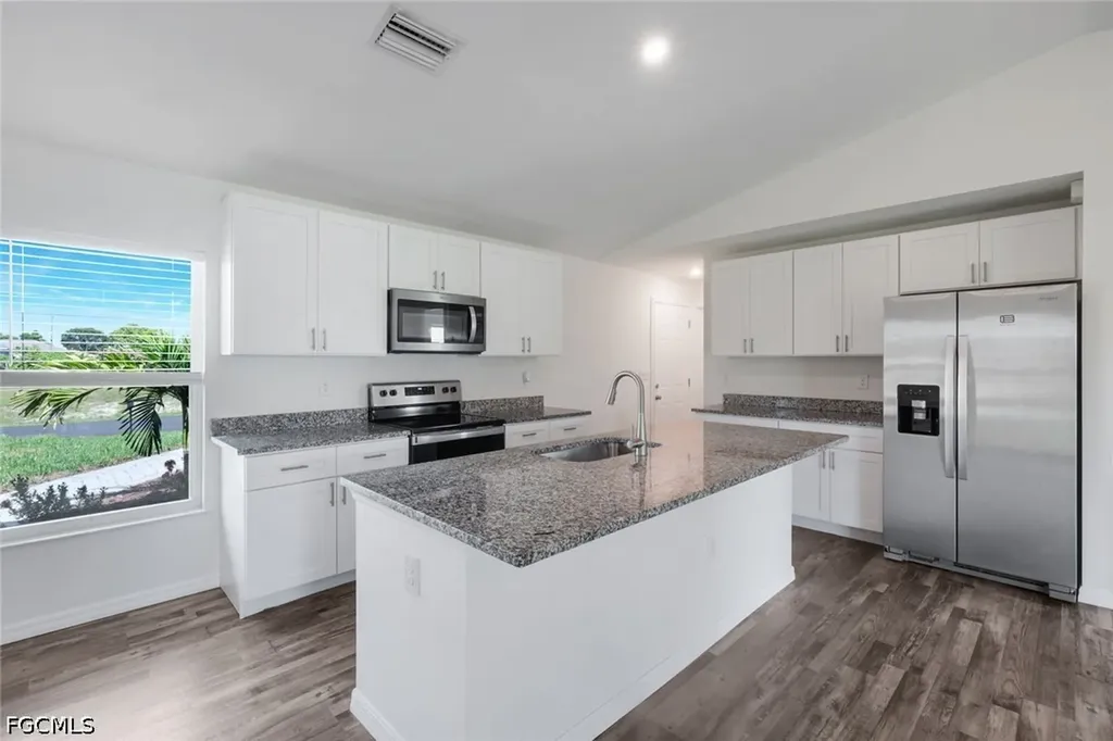 1317 NE 9th Avenue Cape Coral FL 33909