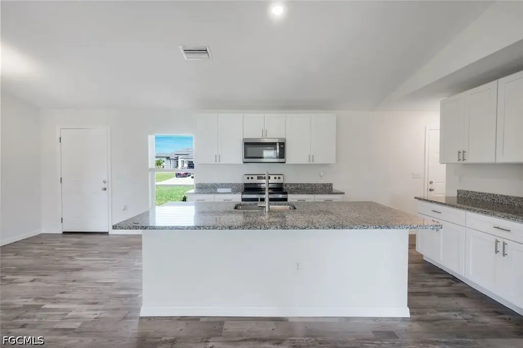 1317 NE 9th Avenue Cape Coral FL 33909