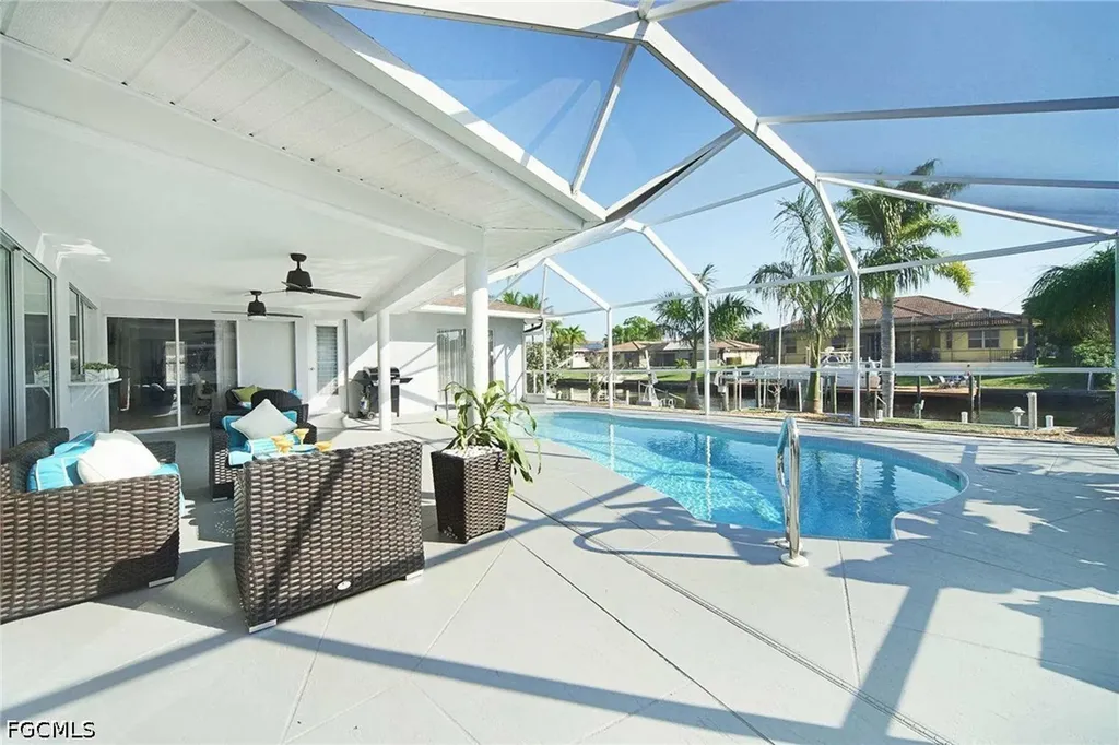 2633 SE 19th Place Cape Coral FL 33904
