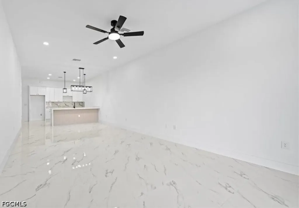 913 NE 15th Lane Cape Coral FL 33909