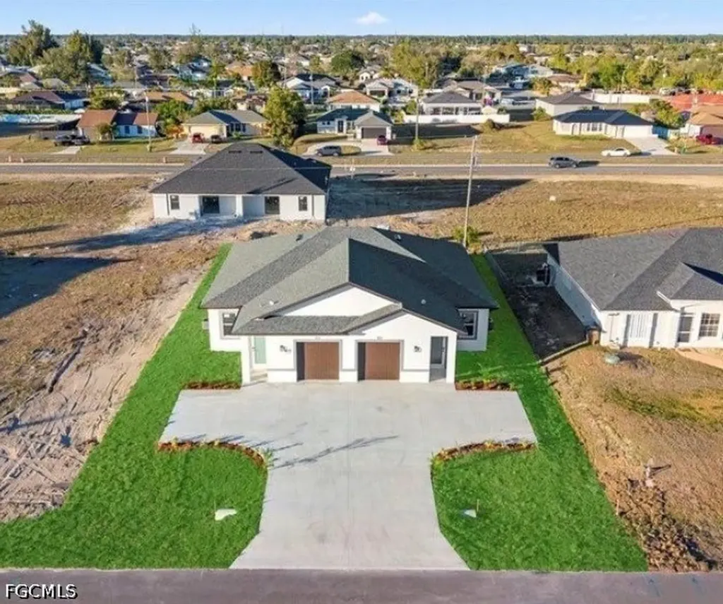 913 NE 15th Lane Cape Coral FL 33909