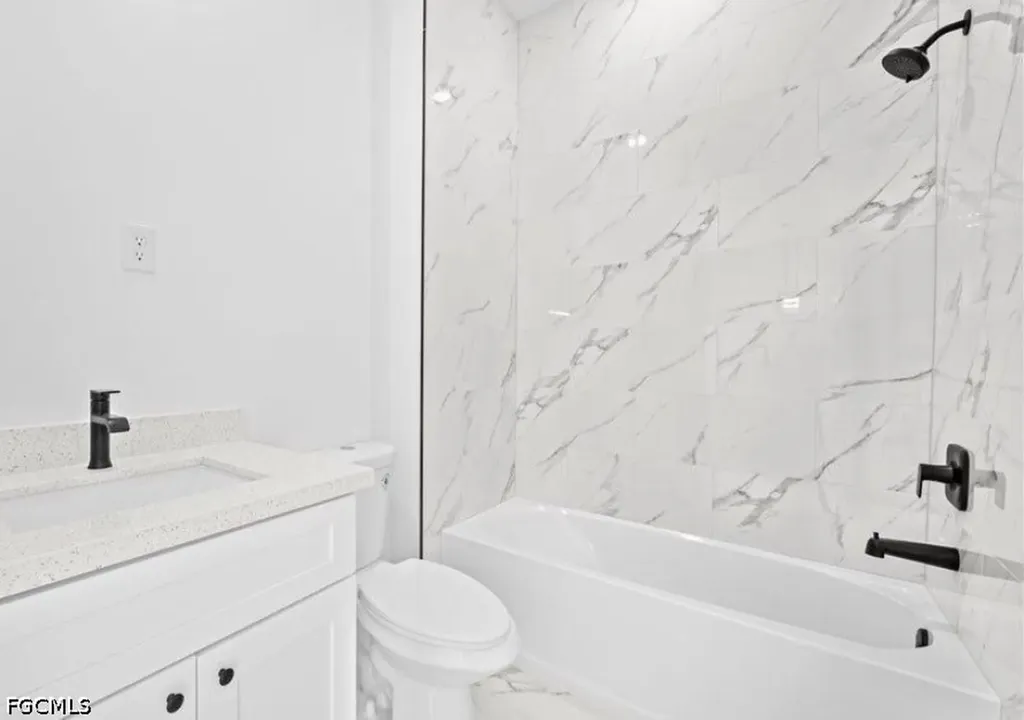 913 NE 15th Lane Cape Coral FL 33909