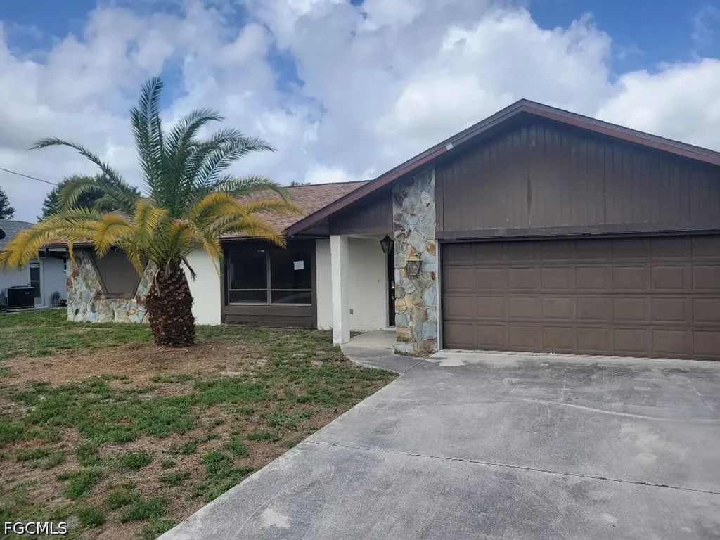 1030 SE 17th Place Cape Coral FL 33990