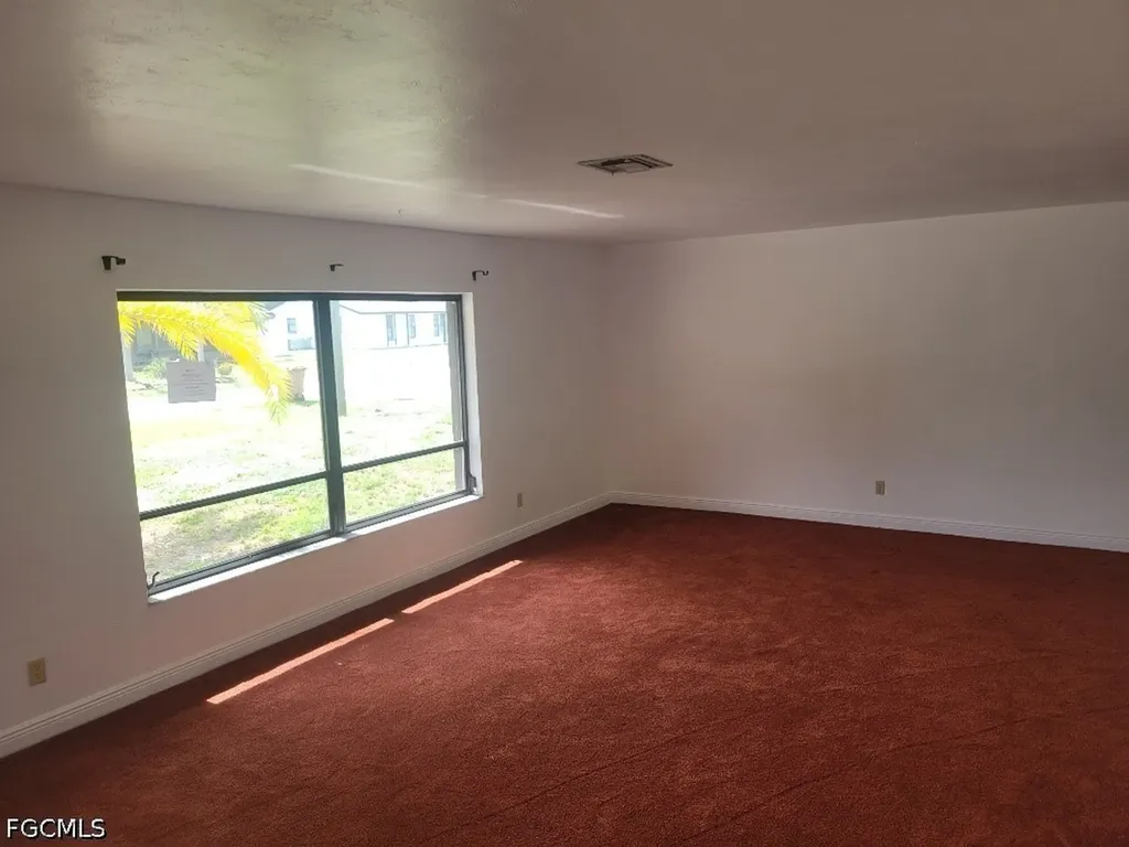 1030 SE 17th Place Cape Coral FL 33990