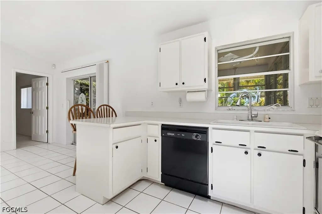 1513 SW 44th Street Cape Coral FL 33914
