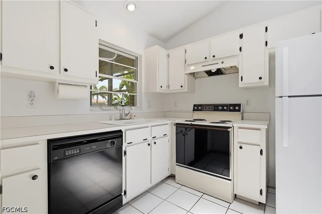 1513 SW 44th Street Cape Coral FL 33914