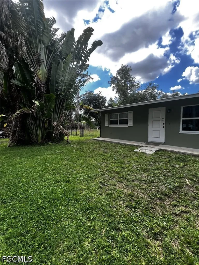 4145 Saums Drive North Fort Myers FL 33903