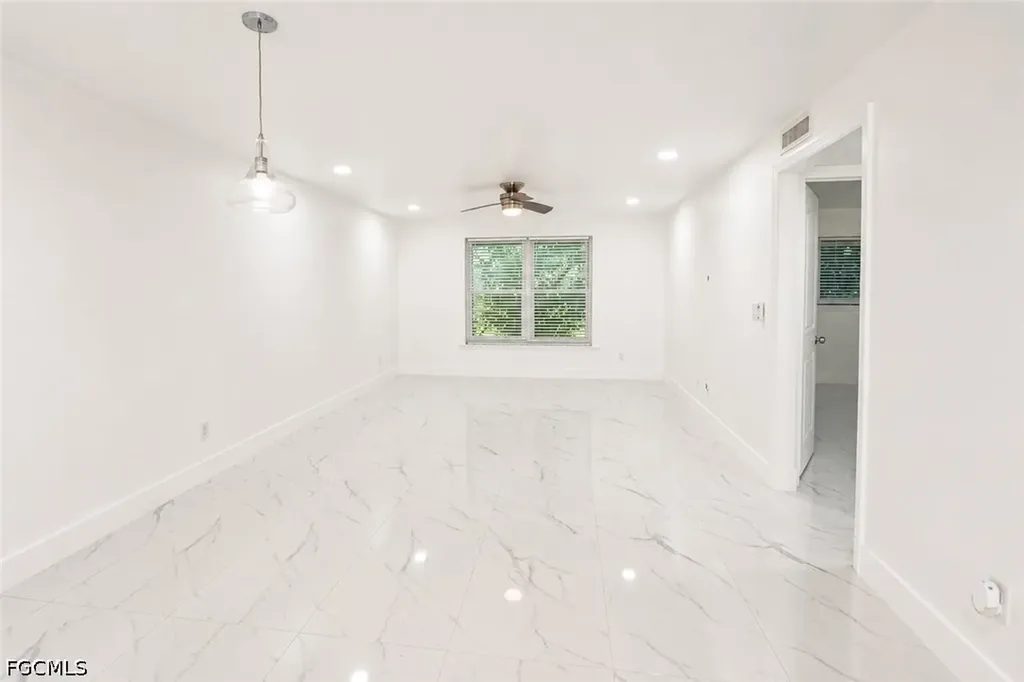 2504 SE 16th Place Cape Coral FL 33904