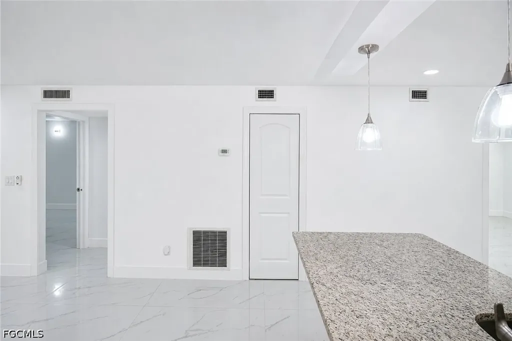 2504 SE 16th Place Cape Coral FL 33904