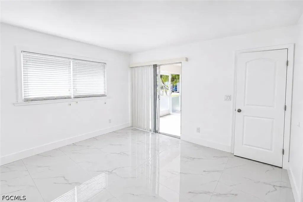 2504 SE 16th Place Cape Coral FL 33904