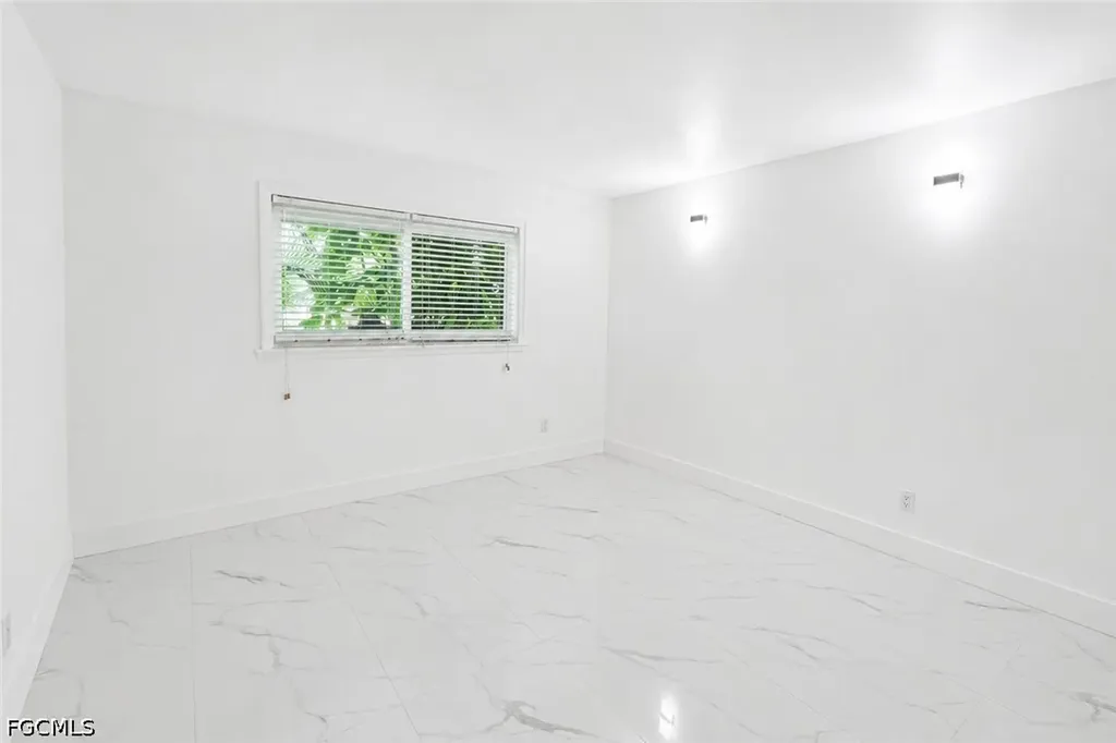 2504 SE 16th Place Cape Coral FL 33904