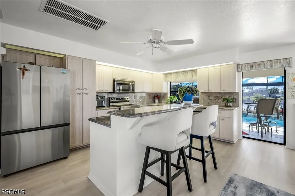 2556 SW 28th Place Cape Coral FL 33914