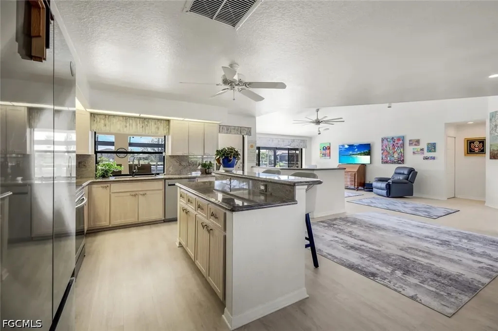 2556 SW 28th Place Cape Coral FL 33914