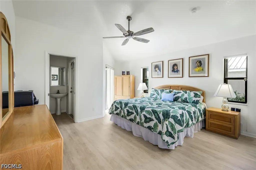 2556 SW 28th Place Cape Coral FL 33914