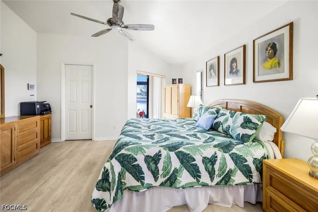 2556 SW 28th Place Cape Coral FL 33914