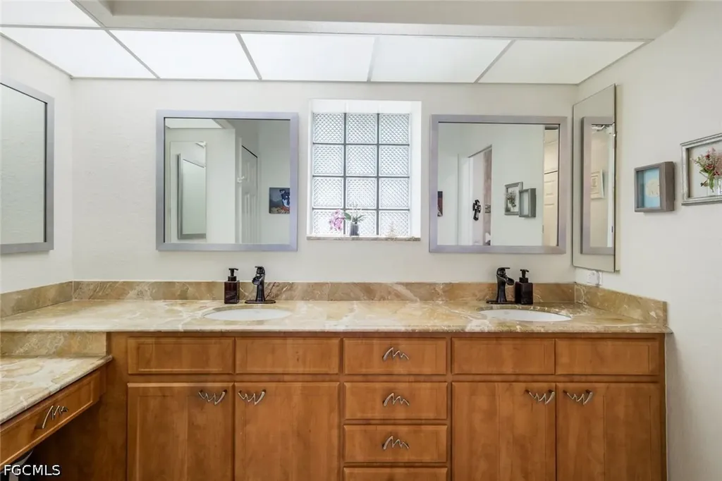 2556 SW 28th Place Cape Coral FL 33914