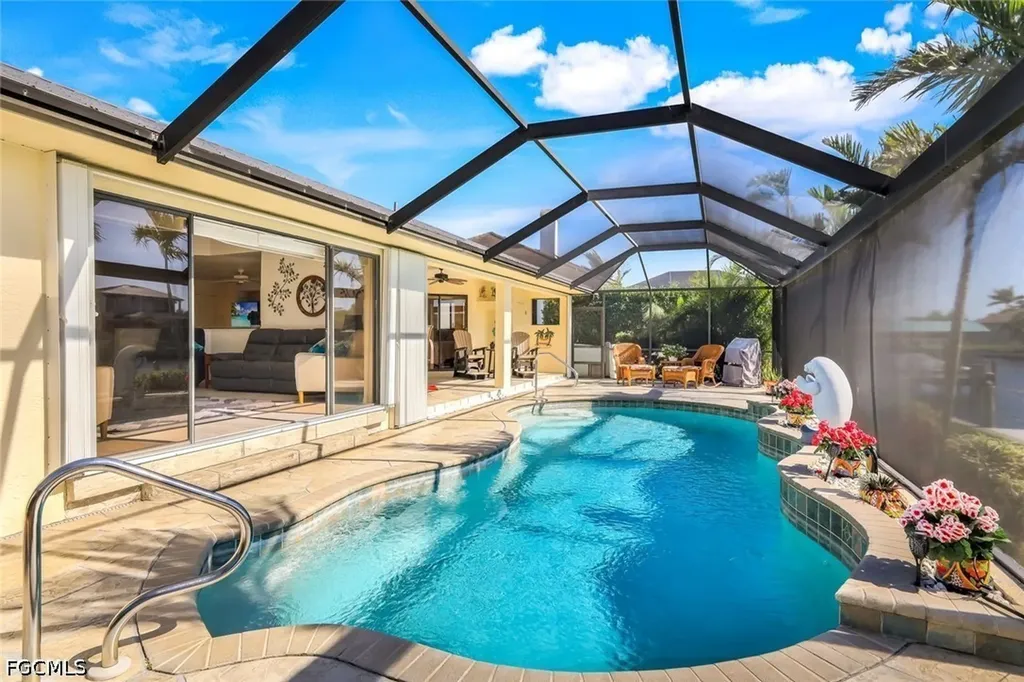 2556 SW 28th Place Cape Coral FL 33914