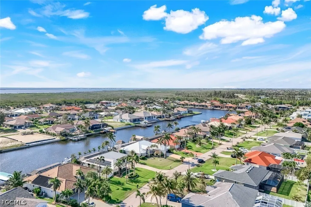 2556 SW 28th Place Cape Coral FL 33914