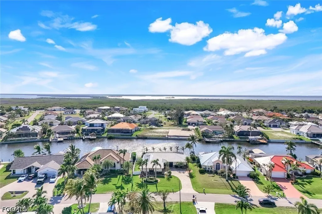 2556 SW 28th Place Cape Coral FL 33914