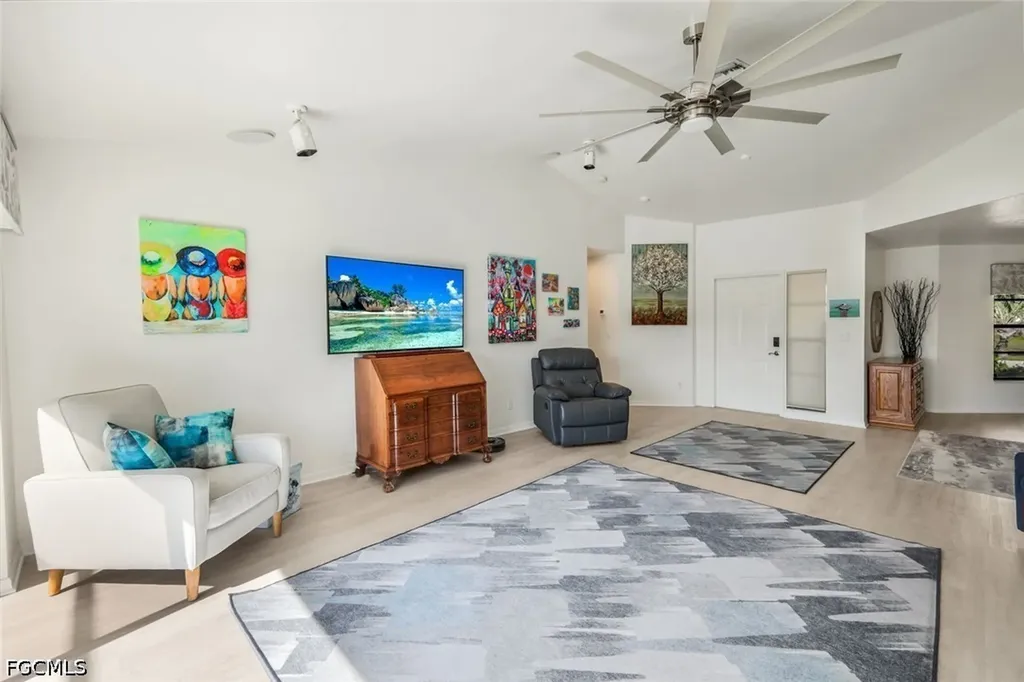 2556 SW 28th Place Cape Coral FL 33914