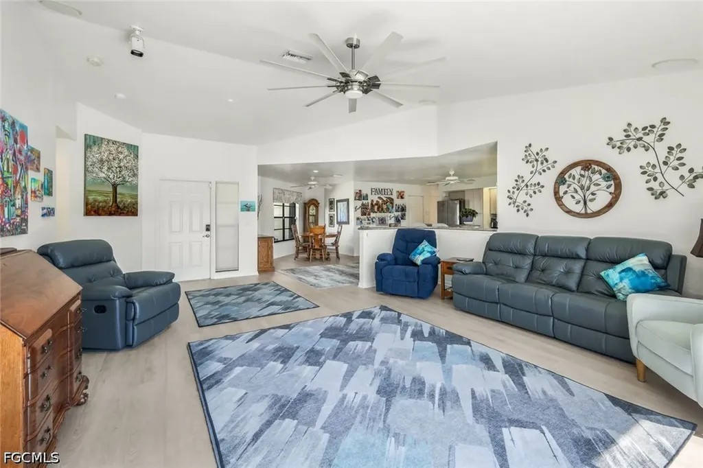 2556 SW 28th Place Cape Coral FL 33914