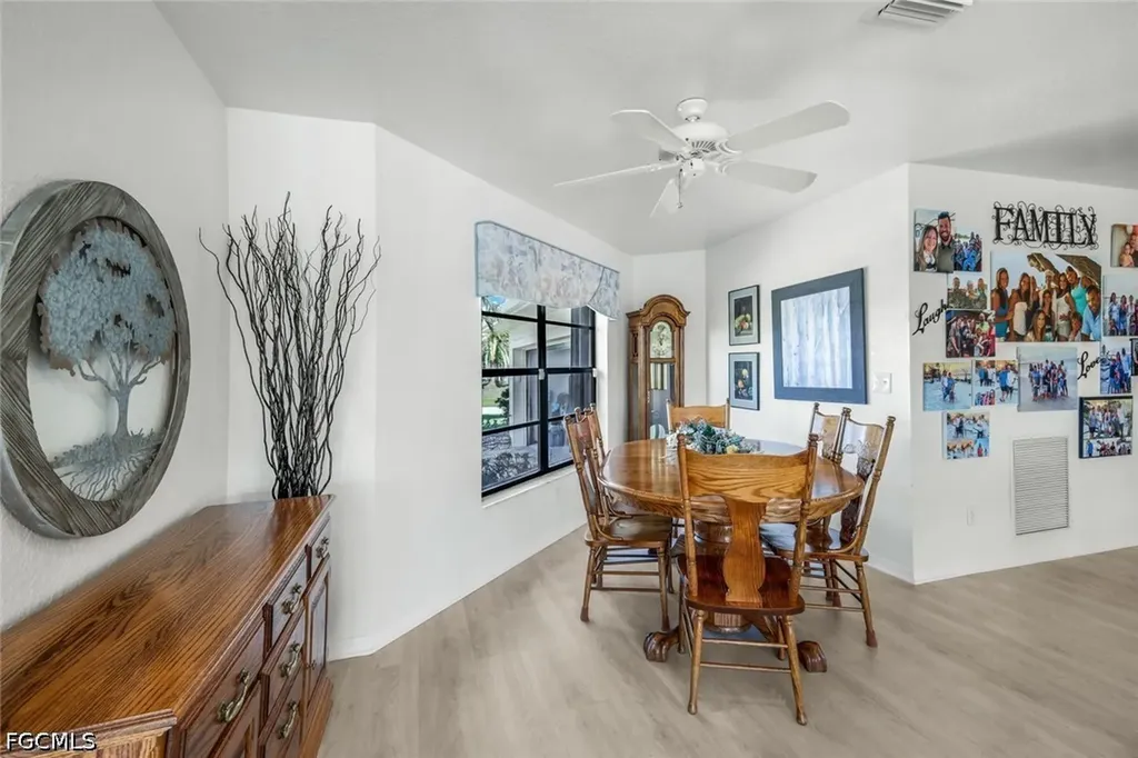 2556 SW 28th Place Cape Coral FL 33914