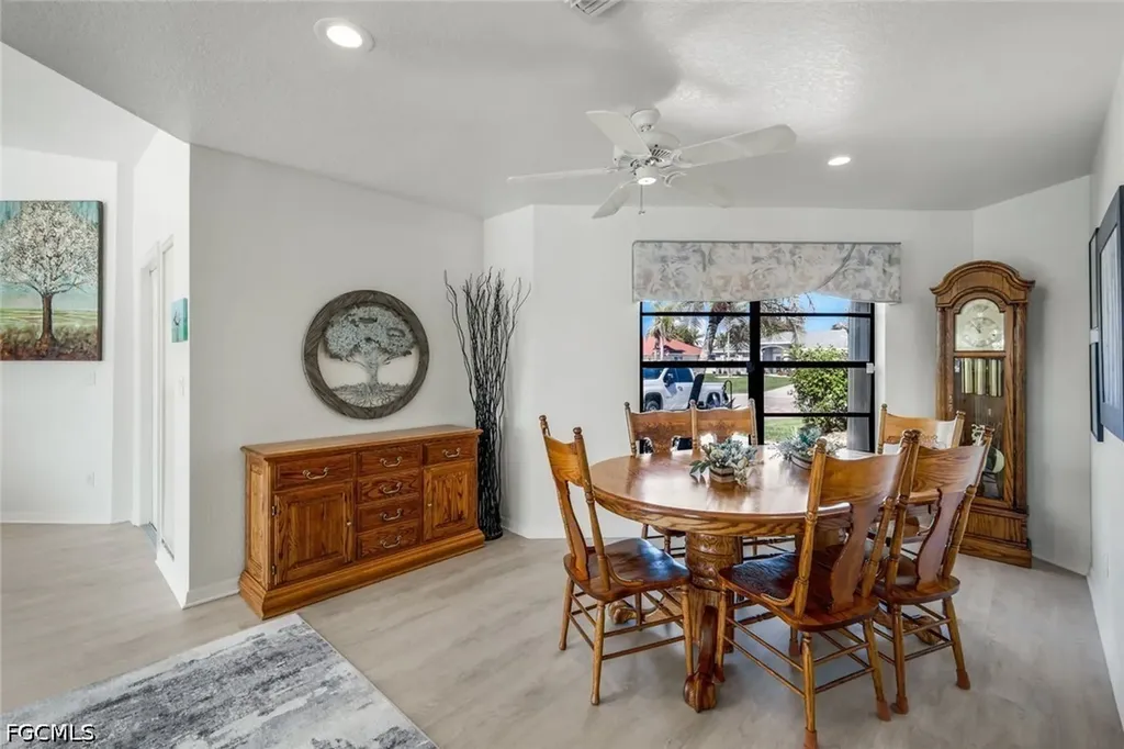 2556 SW 28th Place Cape Coral FL 33914