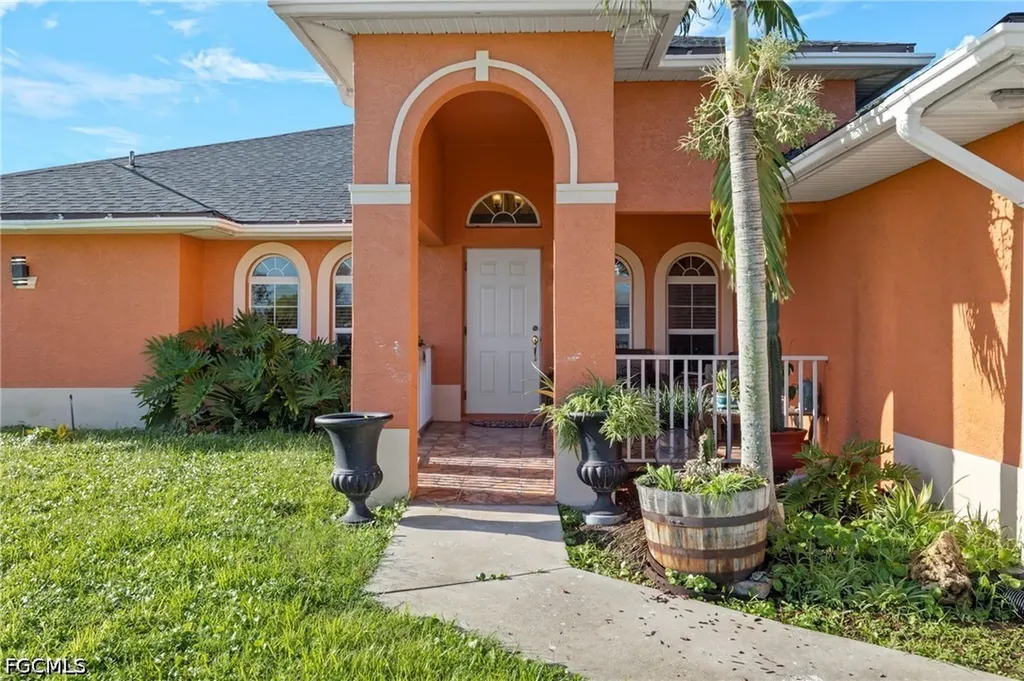 610 NE 12th Street Cape Coral FL 33909