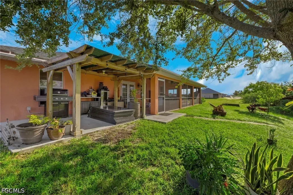 610 NE 12th Street Cape Coral FL 33909