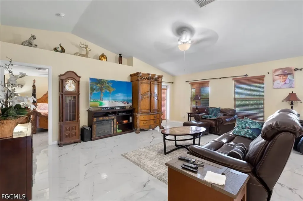 610 NE 12th Street Cape Coral FL 33909
