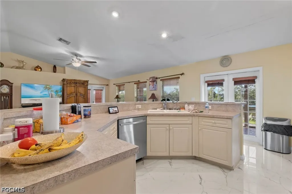 610 NE 12th Street Cape Coral FL 33909