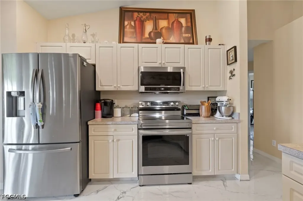 610 NE 12th Street Cape Coral FL 33909