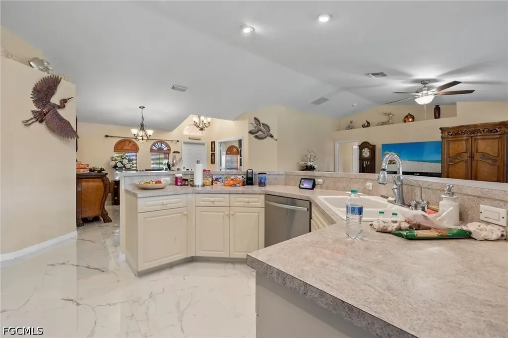 610 NE 12th Street Cape Coral FL 33909