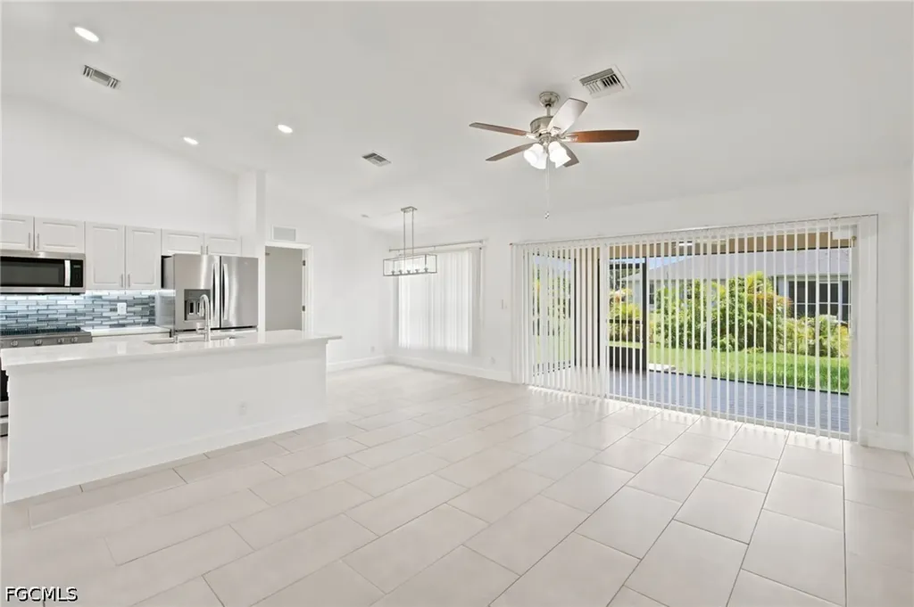 841 NE 6th Avenue Cape Coral FL 33909