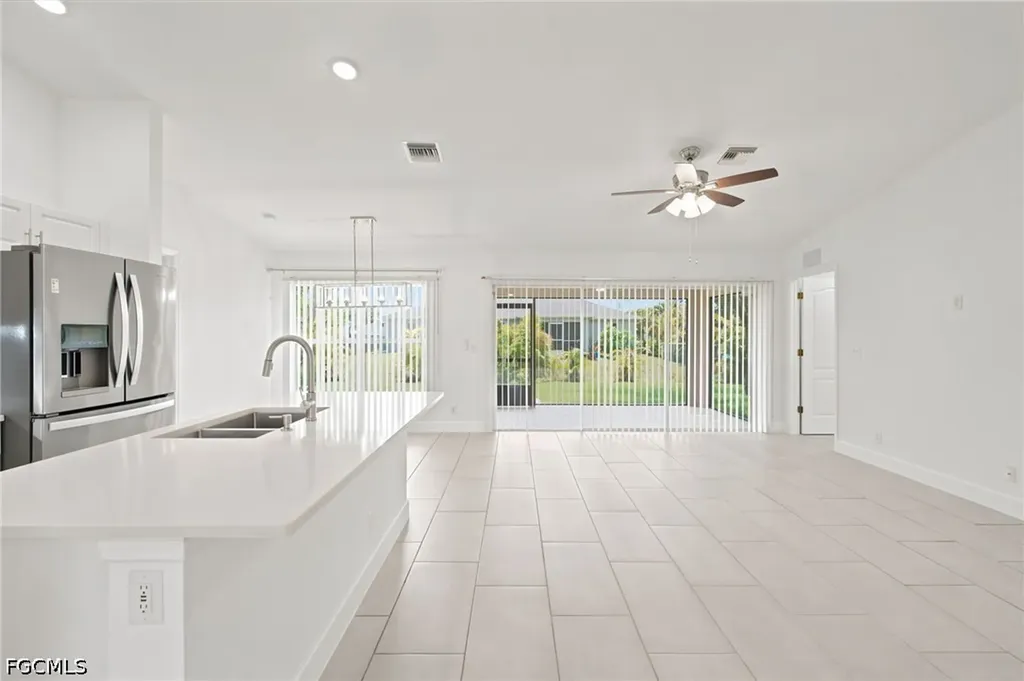 841 NE 6th Avenue Cape Coral FL 33909