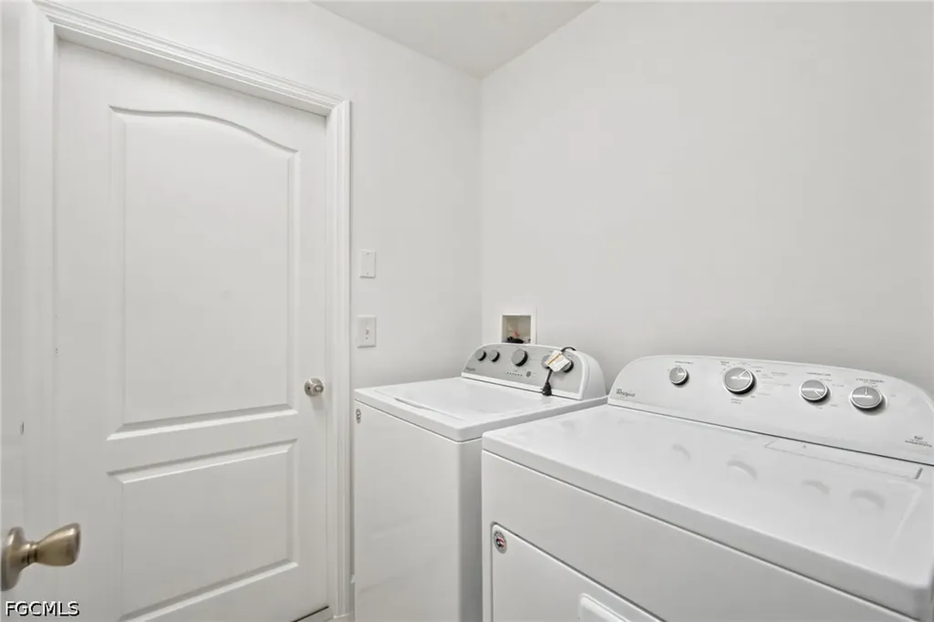 841 NE 6th Avenue Cape Coral FL 33909