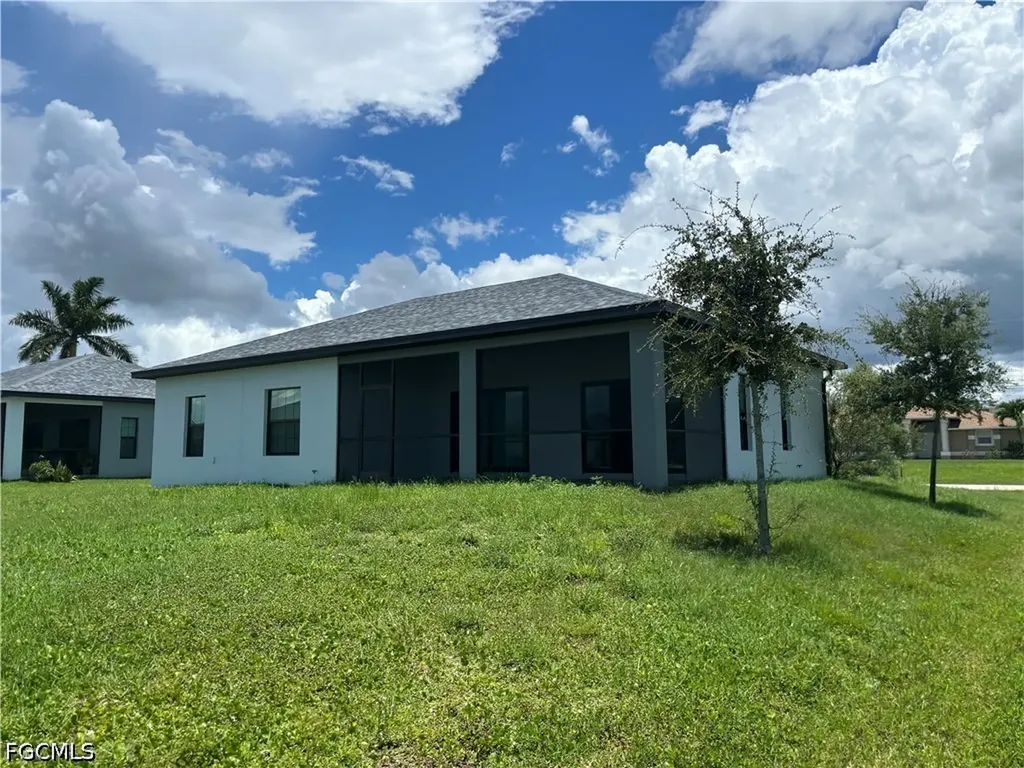 130 SW 37th Avenue Cape Coral FL 33991