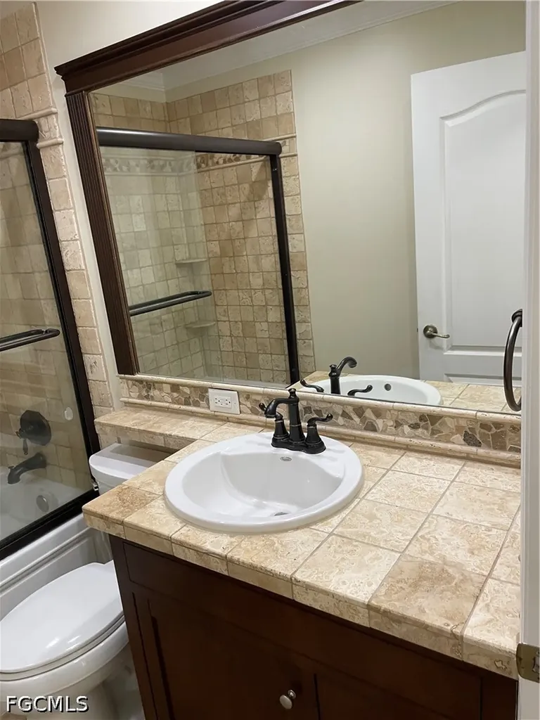 1512 SE 2nd Avenue Cape Coral FL 33990