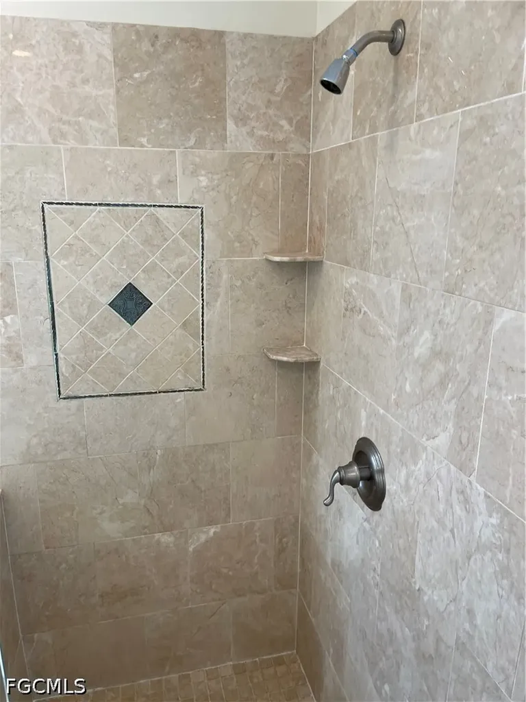 1512 SE 2nd Avenue Cape Coral FL 33990
