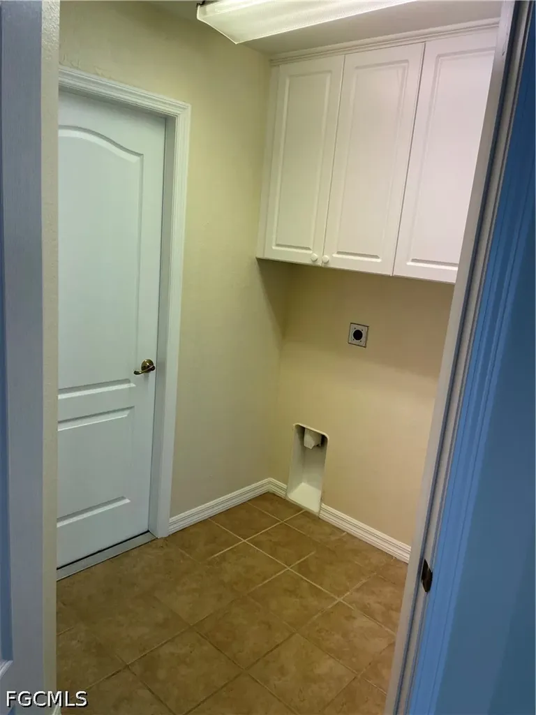1512 SE 2nd Avenue Cape Coral FL 33990